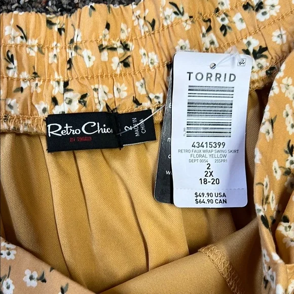 Torrid Retro Chic Swing Skirt - Floral Yellow - Picture 3 of 12